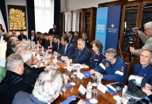 Σχέδιο αντιμετώπισης του συγκοινωνιακού φόρτου από τη διακοπή της λειτουργίας του Μετρό ΣΥΝΕΔΡΙΑΣΕ ΤΟ ΣΥΝΤΟΝΙΣΤΙΚΟ ΣΥΜΒΟΥΛΙΟ ΘΕΣΣΑΛΟΝΙΚΗΣ Το «Drive Thess» δωρεάν στα κινητά των πολιτών για τη διευκόλυνση των μετακινήσεών τους Εναλλακτική διαδρομή Μ1 του ΟΑΣΘ και ενίσχυση των γραμμών 3Κ, 31, 39 και 58 Το κράτος αναλαμβάνει το έργο στην Πόντου DSC_4555