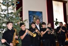 ΑΠΟ ΤΟ ΜΟΥΣΙΚΟ ΣΧΟΛΕΙΟ ΣΙΑΤΙΣΤΑΣ ΤΑ ΠΡΩΤΑ ΧΡΙΣΤΟΥΓΕΝΝΙΑΤΙΚΑ ΚΑΛΑΝΤΑ ΣΤΟ ΥΜΑΘ DSC_5994