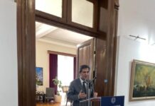 ΠΑΡΟΥΣΙΑΣΤΗΚΕ ΤΟ ΛΕΥΚΩΜΑ «ΥΠΟΓΡΑΦΕΣ ΜΕ ΣΠΑΘΙ» ΤΟΥ ΠΕΤΡΟΥ ΚΑΣΙΜΑΤΗ Υπό την αιγίδα του ΥΜΑΘ Q8buDbbI