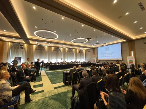 f5107741-681d-48b8-b372-d67708063fe7