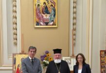 Με μεγάλη επιτυχία συνεχίζεται η αποστολή του ΥΜΑΘ στο Βουκουρέστι Πλήθος ευκαιριών για ελληνικές επενδύσεις στη Ρουμανία Συγκινητική συνάντηση με τους Προέδρους των 20 και πλέον Ελληνικών Κοινοτήτων της Ρουμανίας PHOTO-2026-05-26-17-26-57